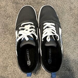 Like New Gray Heelys Shoes Size Men’s 11